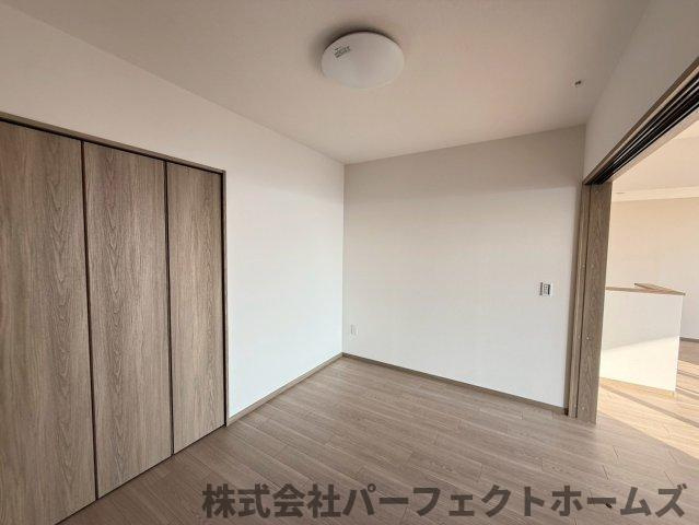 ロイヤルメドゥ香里園タワーの洋室|ゆったりした洋室です