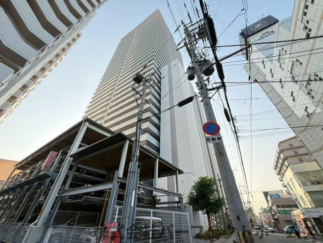 ロイヤルメドゥ香里園タワーの駐車場