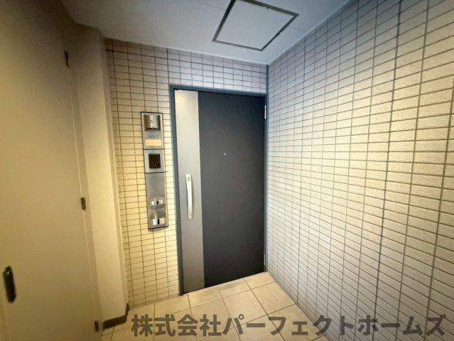 ロイヤルメドゥ香里園タワーの玄関|きれいな玄関です