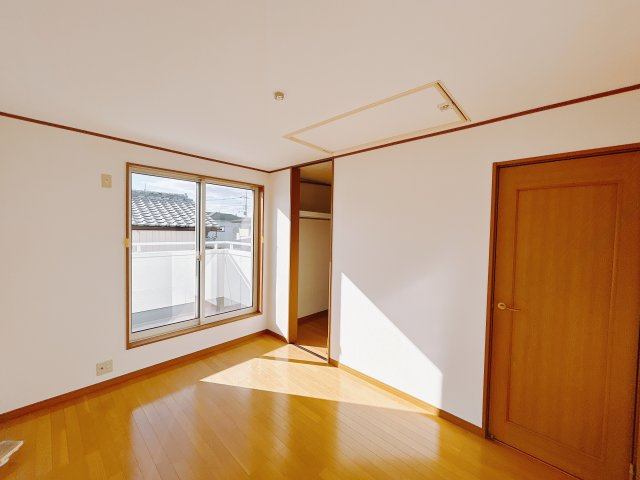 【中古戸建】高崎市剣崎町の洋室|■2階洋室｜2階各居室には収納をご用意しています♪常にお部屋を綺麗に保てます！小さなお子様も自然とお片付けができるようになるのでうれしいですよね！