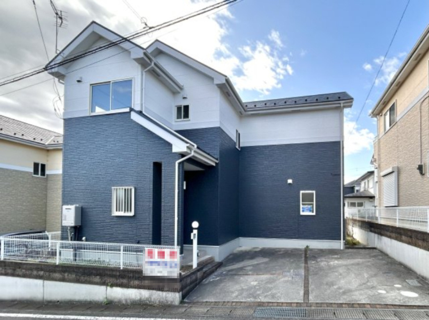 【中古戸建】高崎市剣崎町の外観|■外観｜シンプルで洗練されたデザインは住まう人の色に染まり、個性を映し出します♪本日見学可能(*＾＾*)