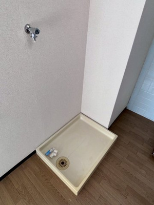 【設備】 | グランディシンヤ | グランディシンヤ　室内洗濯機置き場