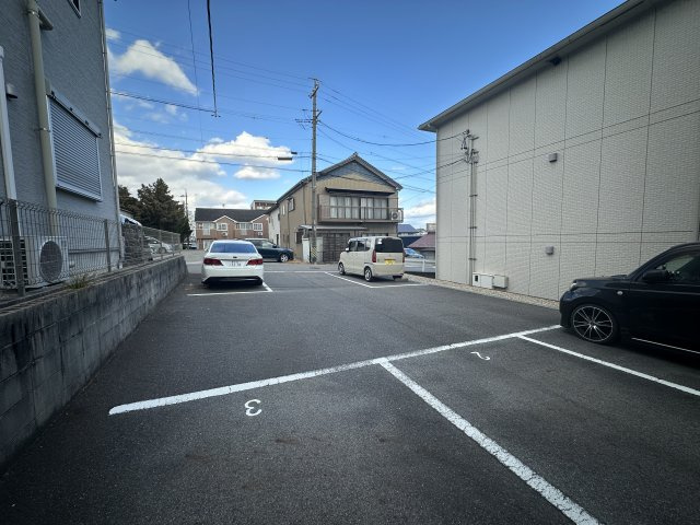 アデリーヌの駐車場