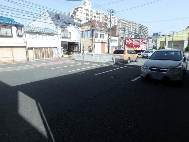 コーポ森の駐車場