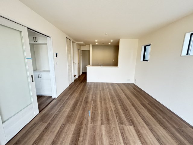 知立市八橋町的場126-1『仲介手数料無料』新築戸建ての居間・リビング