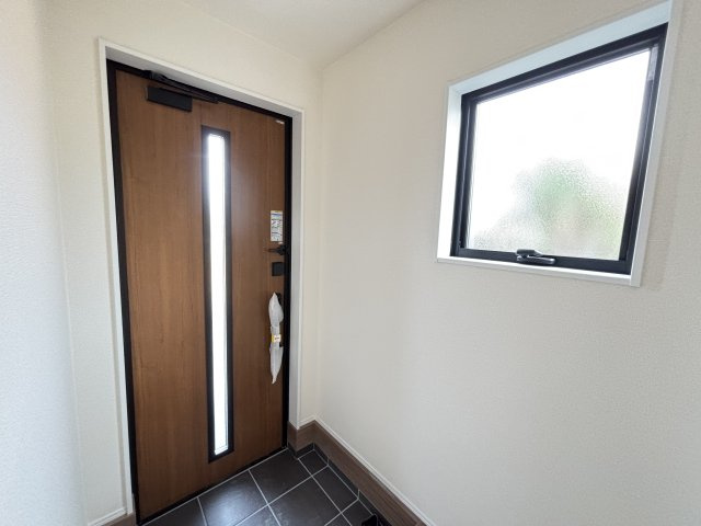 知立市八橋町的場126-1『仲介手数料無料』新築戸建ての玄関