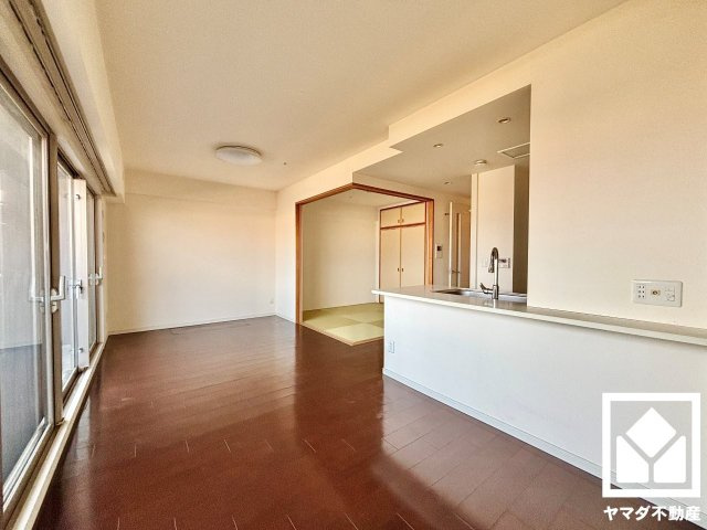 クレアガーデン伏見桃山の居間・リビング