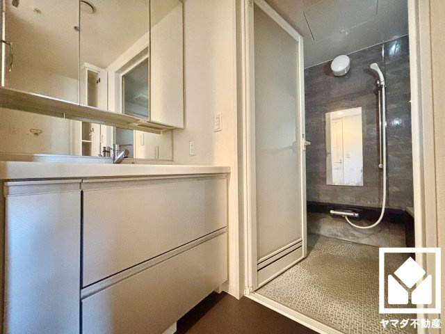 クレアガーデン伏見桃山の洗面所