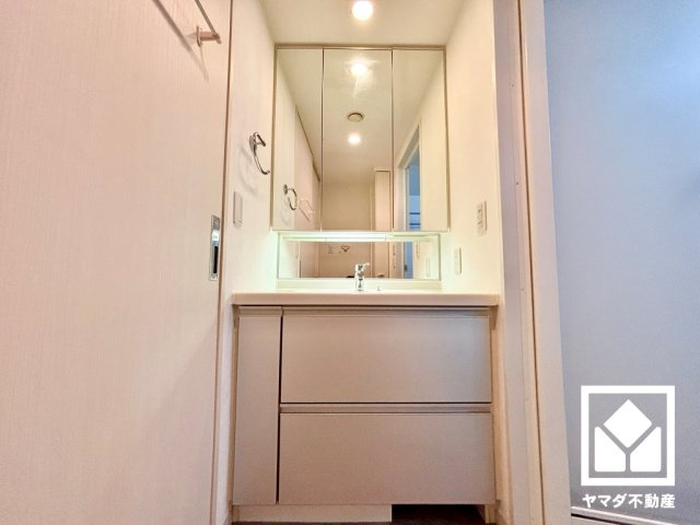 クレアガーデン伏見桃山の独立洗面台