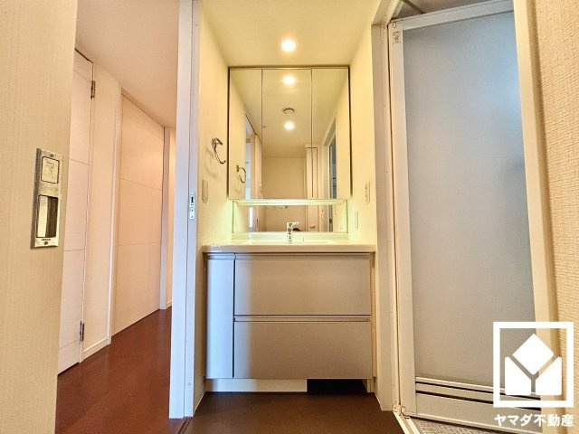 クレアガーデン伏見桃山の独立洗面台