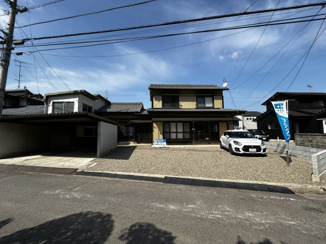 西条市福武甲539-14　中古住宅の駐車場