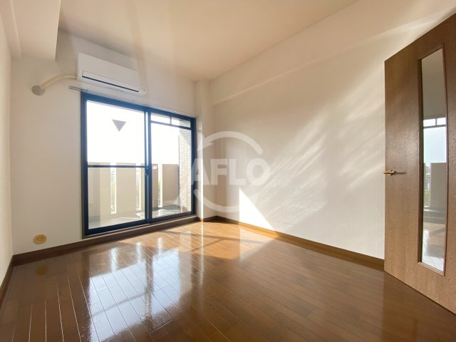 リーガル北梅田の居間・リビング|リーガル北梅田　洋室