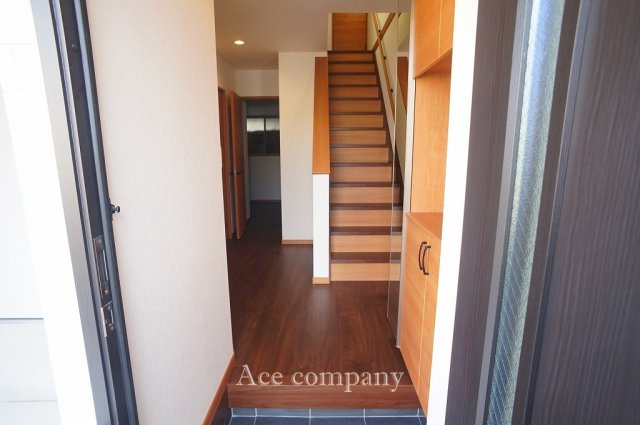 【玄関】 | 八尾市八尾木北5丁目 | ミラー付きのシューズボックス完備です♪