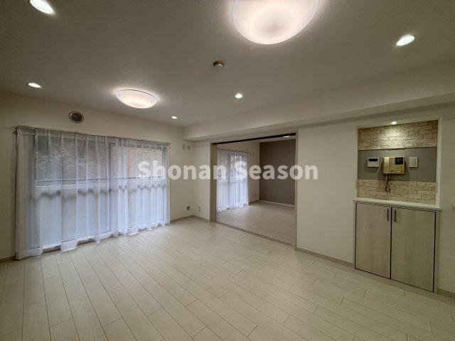 【居間・リビング】 | 内装リフォーム済のため、ご入居もスムーズ◎