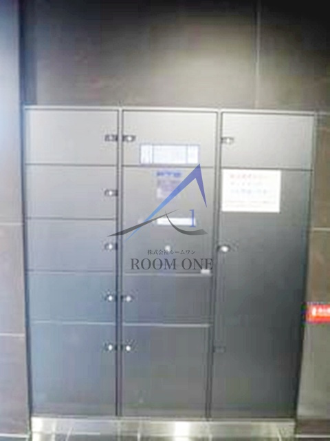 ライジングプレイス綾瀬のその他共用部分|宅配ボックスです。