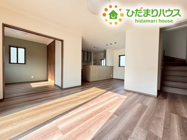 本庄市小島6丁目　13期　新築一戸建て　05の居間・リビング