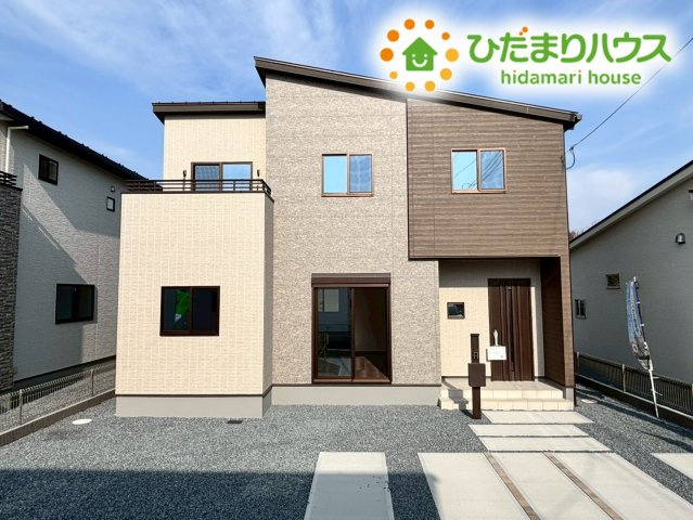 本庄市小島6丁目　13期　新築一戸建て　05の外観|アクセントカラーがおしゃれな外観です！
南西向きで日当たり良好◎