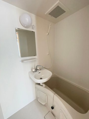 【浴室】 | ウスダビル | ※同物件別室参考写真