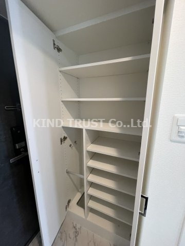 エスリード梅田グレイスの玄関|明るい玄関です