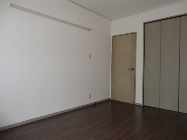 エクセレント松下B棟の洋室