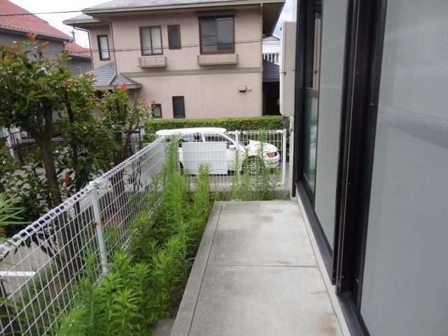 エクセレント松下B棟の庭|2Fはバルコニー