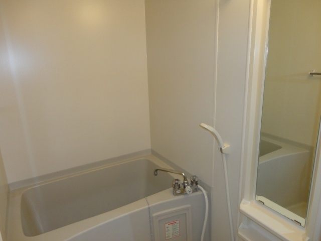 エクセレント松下B棟の浴室