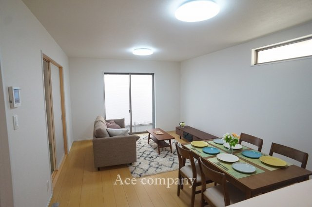 【内観：施工例】 | 八尾市長池町2丁目　【C号棟/全5棟】 | 【B号棟のトイレ画像。同仕様。】トイレは1階と2階の各階に完備♪ともに同仕様のシャワートイレです☆