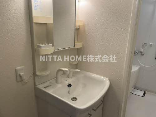 クラネイアⅠ・Ⅱの洗面所|洗面所に独立洗髪洗面台を設置済み＊