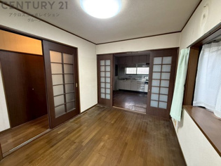 伊丹市寺本５丁目中古戸建の居間