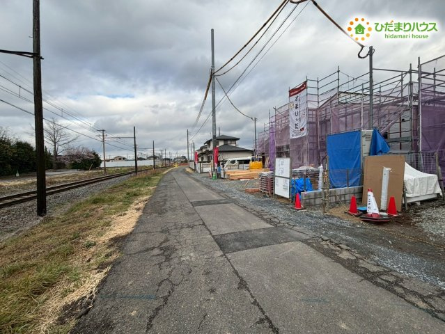 深谷市田中　第3　新築一戸建て　リーブルガーデン　01の前面道路含む現地写真