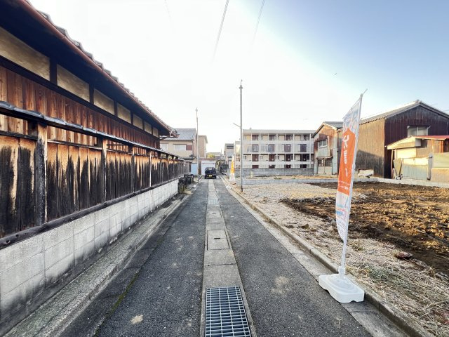磯城郡田原本町２期 全２棟　１号棟の前面道路含む現地写真