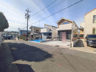 【前面道路含む現地写真】