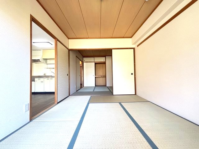 エステート松葉春日の和室