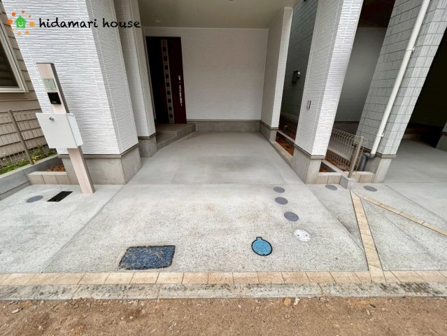 上尾市谷津第1　新築戸建　ハートフルAの駐車場