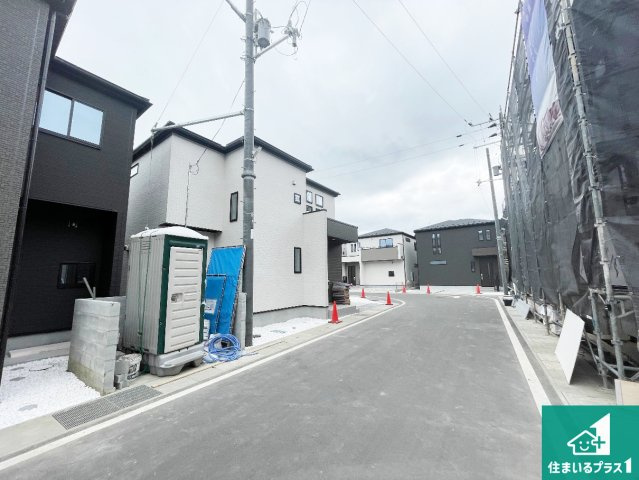 大津市坂本　新築一戸建ての前面道路含む現地写真|周辺は落ち着いた街並みの住宅地！子育てがしやすい住環境です！まだ未完成ですが、現地でしかわからない事もございます。是非一度ご覧ください。