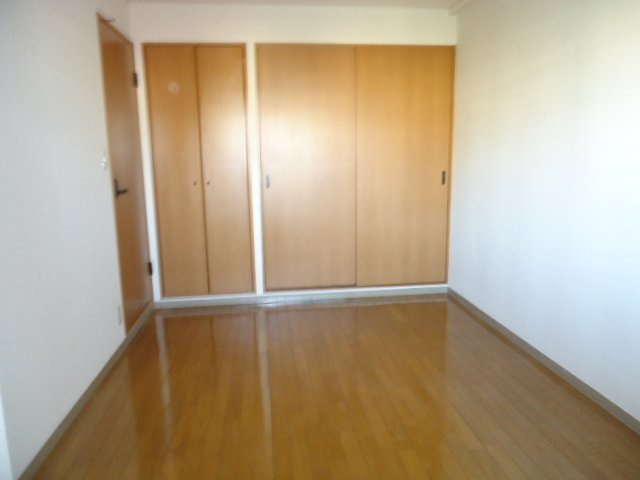 カーム・ルーラルの収納|洋室 ６．４帖