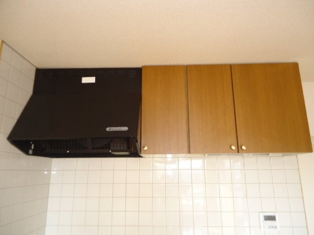 カーム・ルーラルのキッチン|キッチン上部収納