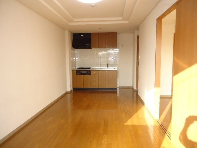 カーム・ルーラルの居間・リビング|ＬＤＫ １０．５帖