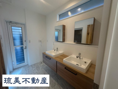【独立洗面台】 | 宜野湾市大山（全2棟）ラスト2号棟 | 2号棟　憧れの2ボウル洗面台♪