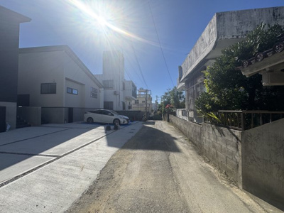 【前面道路含む現地写真】 | 宜野湾市大山（全2棟）ラスト2号棟 | ※北西側4m♪