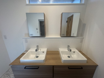 【独立洗面台】 | 宜野湾市大山（全2棟）ラスト2号棟 | 2号棟　収納もたっぷり♪憧れの2ボウル♪