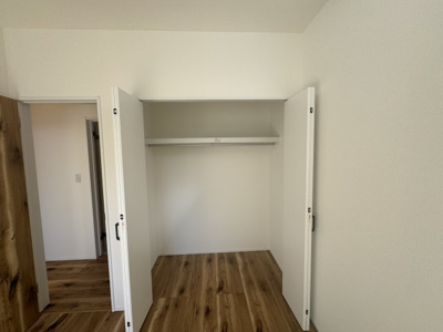 【収納】 | 宜野湾市大山（全2棟）ラスト2号棟 | 2号棟　洋室6帖＋CL付き♪