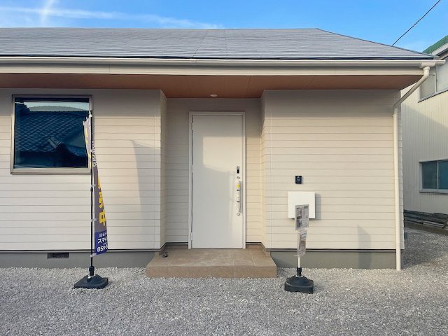 鈴鹿市肥田町の玄関