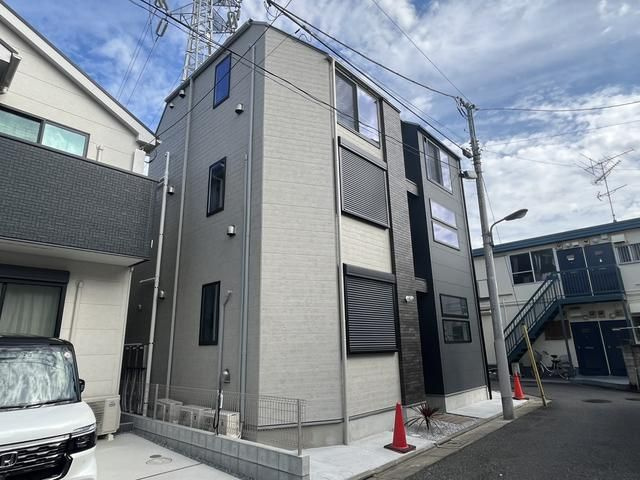 ユニヴェール西新井の外観