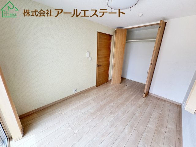 姫路市亀山1丁目　山陽電鉄「亀山駅」徒歩12分の洋室