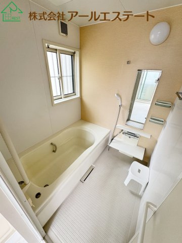 姫路市亀山1丁目　山陽電鉄「亀山駅」徒歩12分の浴室