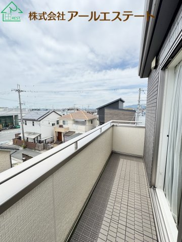 姫路市亀山1丁目　山陽電鉄「亀山駅」徒歩12分のバルコニー