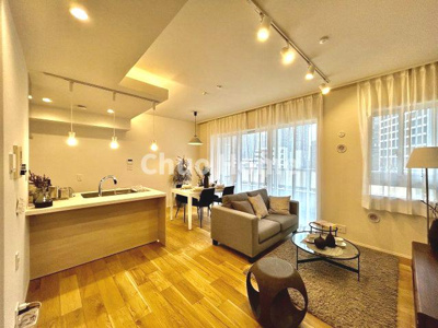 【キッチン】 | アーバンドックパークシティ豊洲タワーB | 視界に広がりを生むオープンなキッチン。料理や片付けをしながら、家族との会話を楽しんだり、リビングで遊ぶ子どもを見守れます。ご見学時には家具の配置などもイメージしながらぜひご覧になって見て下さい。