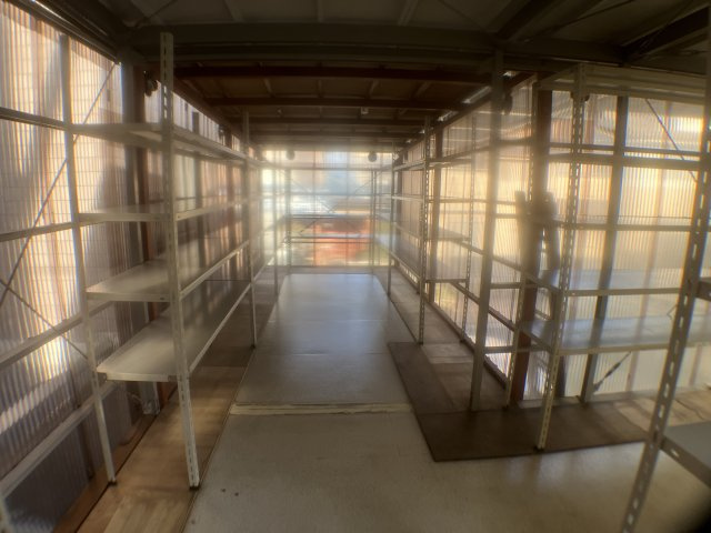 下大久保倉庫のロビー