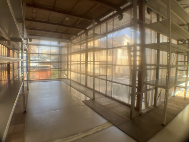 下大久保倉庫のロビー